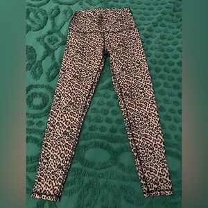 Fleo stay wild x Kelsey Kiel leopard leggings size medium.